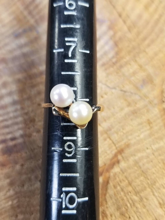 10k Gold Double Pearl Ring Size 8 - image 10