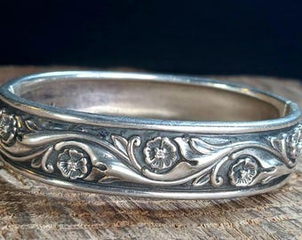 Lyric Sterling Silver Hinged Bangle Bracelet 6.75" Flowers & Diamonds