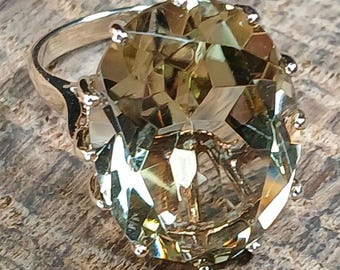 9ct Yellow Gold Gemstone Ring Size 7