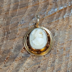 Antique Gold Cameo Pendant