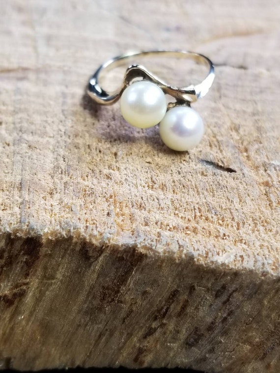 10k Gold Double Pearl Ring Size 8 - image 1