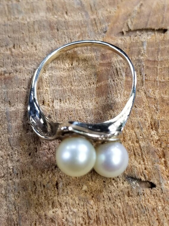 10k Gold Double Pearl Ring Size 8 - image 3