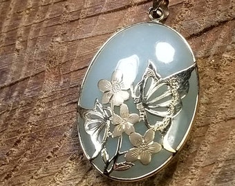 Vintage Chinese Opaque Celadon Jade Pendant 14k Gold Butterflies & Flowers Motif