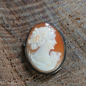 Carved Shell Sterling Silver Cameo Brooch Perndant
