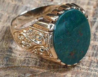 9ct Gold Bloodstone Signet Ring Vintage London Hallmarked  Size 10.5