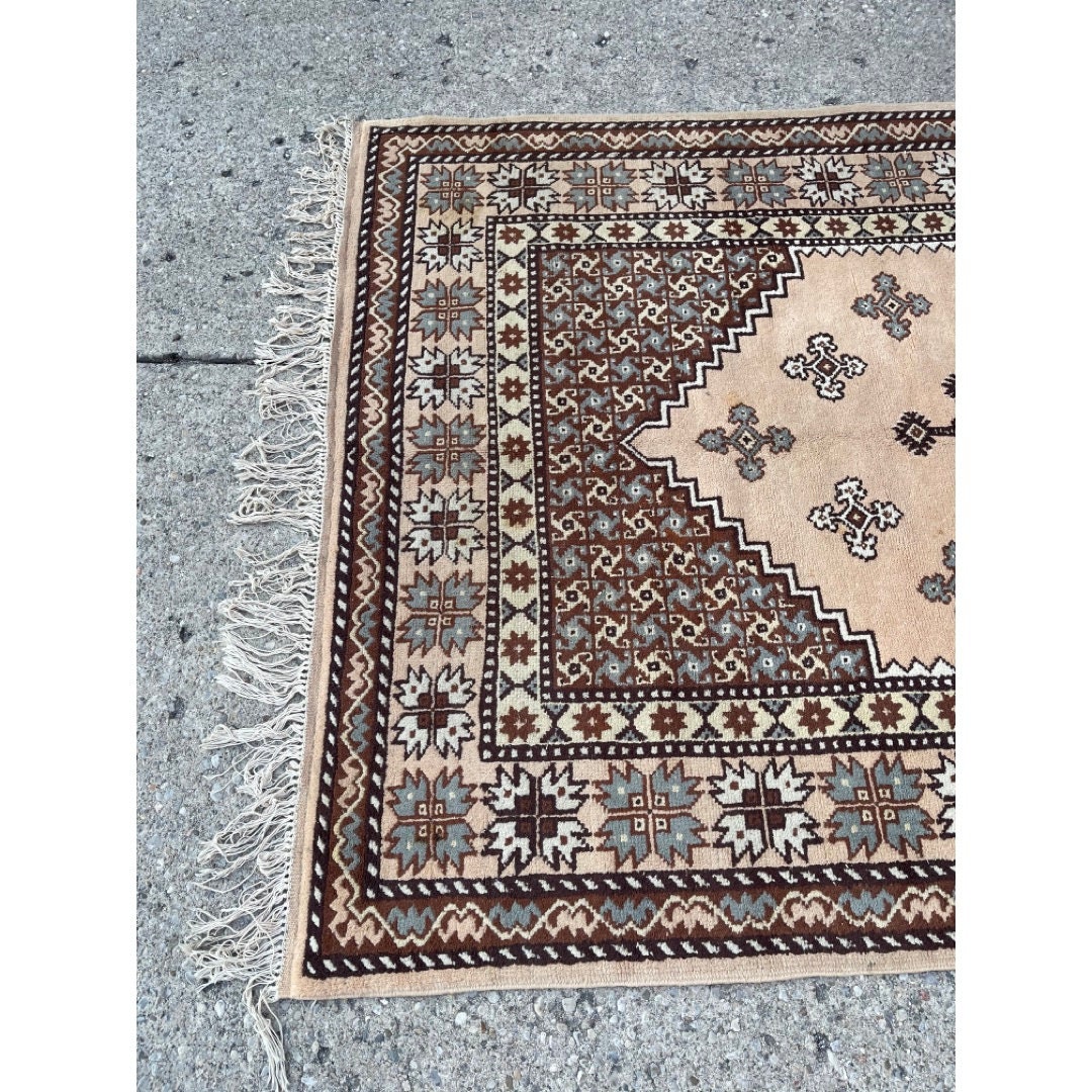 HandKnotted Wool Area Rug 5'5 x 10'2 Etsy
