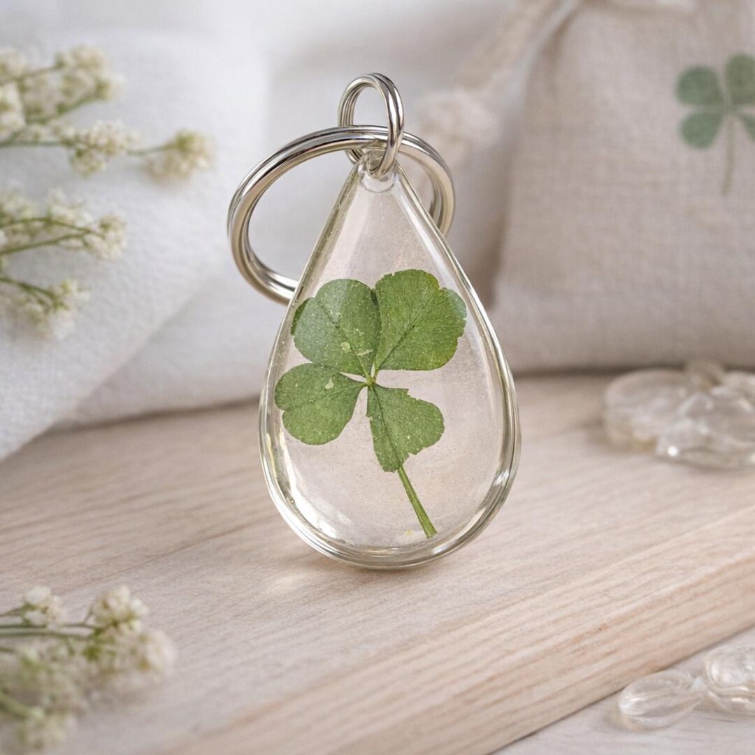 Real 4 Leaf Clover Keychain - Etsy