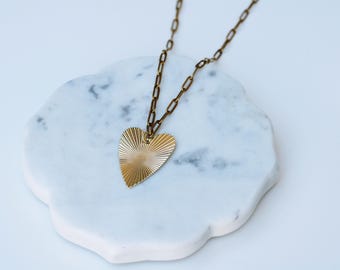 Textured Heart Chain Necklace