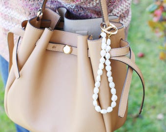de sac perle | Chaîne de sac faite main | Accessoires de sac de perles | Porte-clés perle | Porte-clés au poignet en perles d'eau douce | Bijou de sac baroque