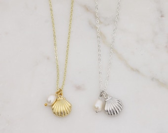 Seashell Pearl Charm Necklace