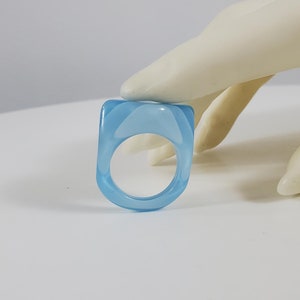 Vintage Laminated Acetate Ring - Blue and White Striped Ring - Size  8 - Mod Statement Ring