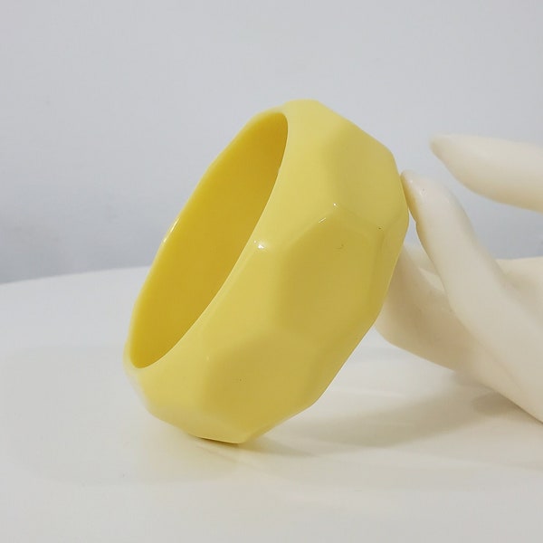 Large Faceted Lucite or Plastic Bangle - Pale Yellow - Vintage Bracelet