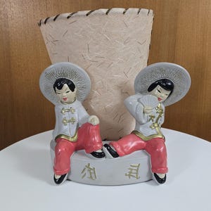 Vintage Chalkware TV Lamp with Fiberglass Shade - Asian Couple - Delcraft Canada Mood Lighting
