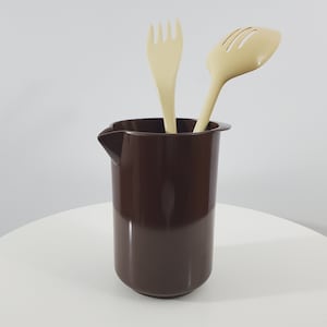 Rosti Melamine Jug with Hutzler Utensils - Fork, and Slotted Spoon - Brown 1 Liter Pitcher,  2511 - Heiner Boberg Design
