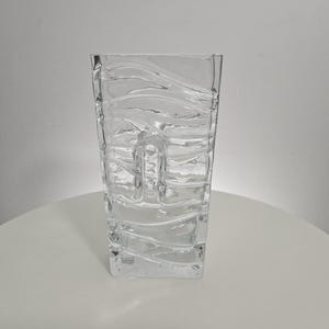 SEA Glasbruk Glass Vase - Waves and Bubbles - Divided Interior
