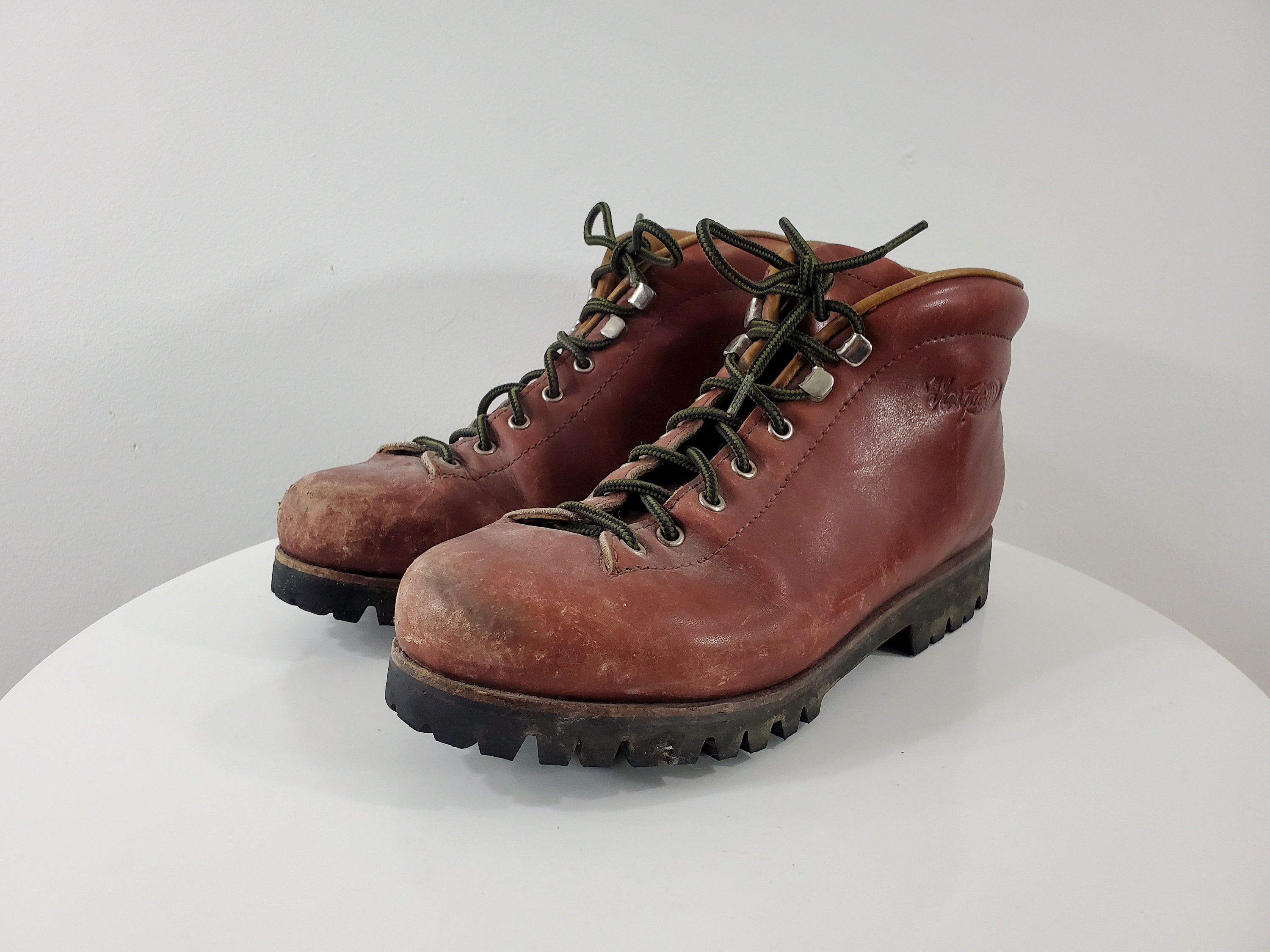 Vintage Vasque Highlander Leather Hiking Boots - Women's Size 10 - Made in Italy - Cowhide Uppers - Skywalk Sole - Model 7525