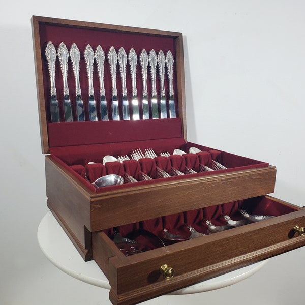 68 Pieces Oneida Royal Grandeur Silverplate Flatware - 5 Piece Place Setting for 12 + 8 Serving Pieces and Gorgeous Storage Box