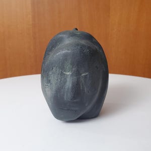 Luke Anowtalik Stone Carving - Inuit - E1-524 - Signed ᐊᓇᐅᑕᓕ with Disc Number