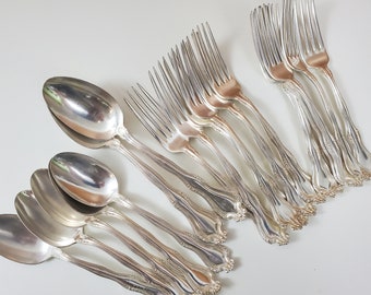 Set of 19 Pieces 1847 Rogers Bros Faneuil - XS Triple Silverplate Flatware - Spoon and Forks - Early 1900s