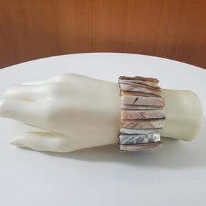 Vintage Natural Shell Stretch Bracelet - Abalone, Mother of Pearl - Stretch Bangle - Beaded Bangle