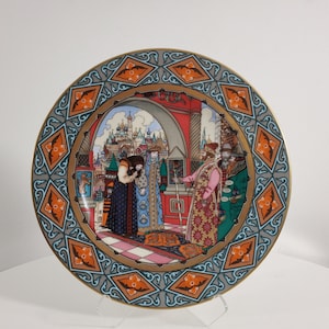 Russian Fairy Tales Decorative Plate by Villeroy and Boch and Heinrich, Germany - Vassilissa the Fair - Illustrated by Boris Zvorykin