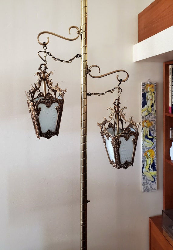 Antique tension pole lamp deals