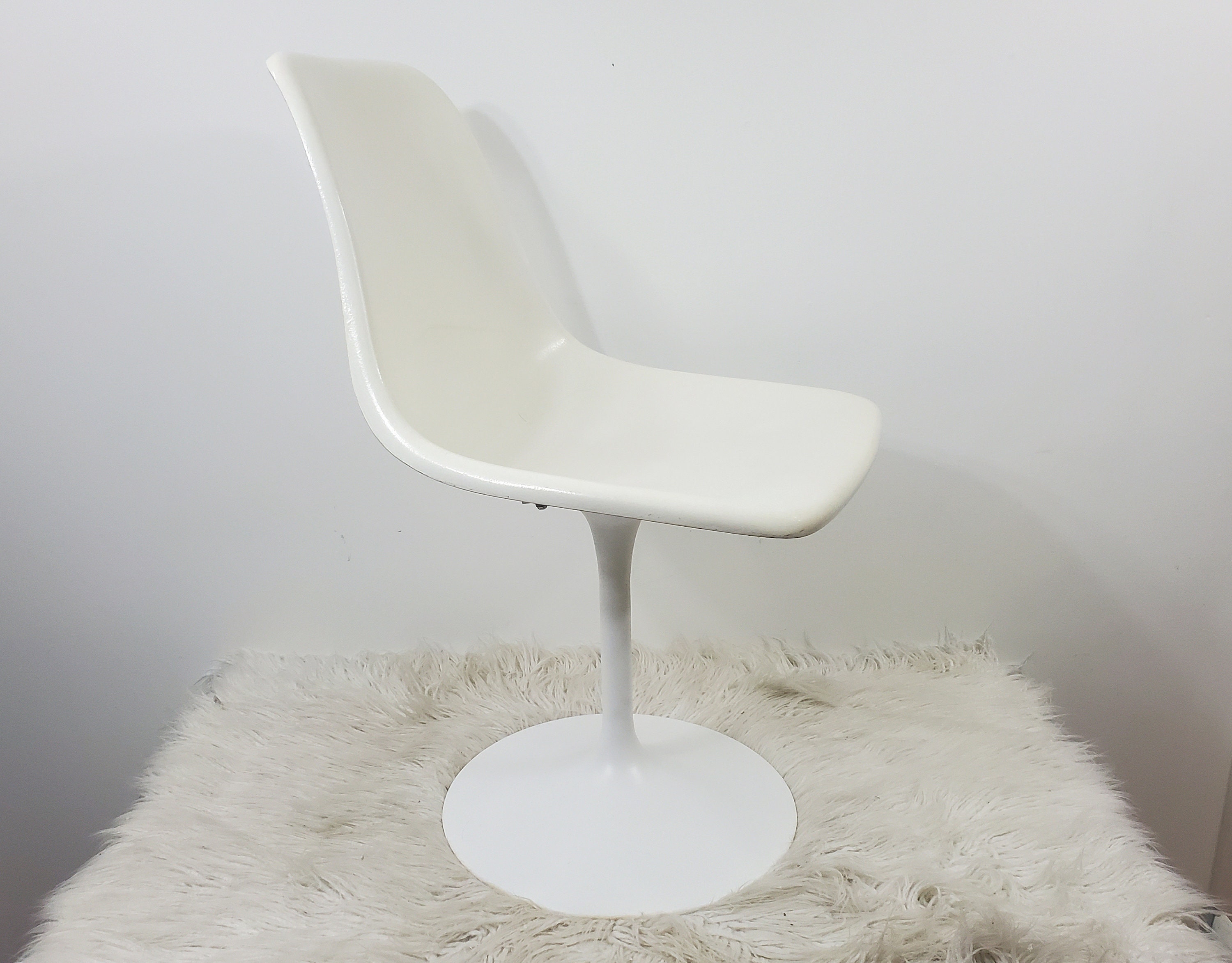 Fiberglass tulip chair hot sale