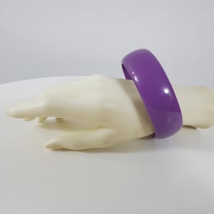 Vintage Purple Lucite Bangle with Smooth Profile - Lucite Bracelet for Large Hands and Wrists - 3 Inch Diameter Opening