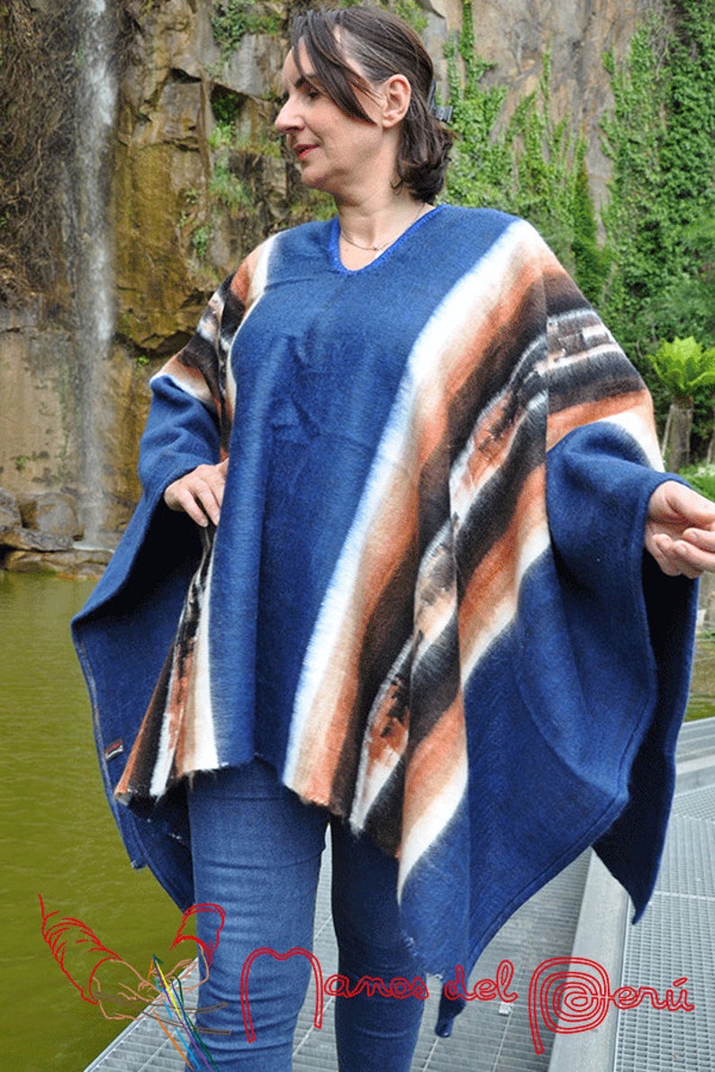 Poncho péruvien femme entièrement tisse main en laine d'alpaga, Poncho plusieurs gammes des couleurs, poncho unisexe laine d'alpaga chaude image 6