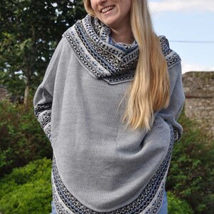 Poncho pull manches chauve souris, Poncho péruvien pièce unique, Poncho pull tricote en laine d'alpaga, Pull poncho avec col en écharpe Gris des Andes