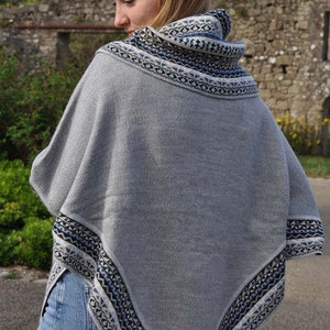 Poncho pull manches chauve souris, Poncho péruvien pièce unique, Poncho pull tricote en laine d'alpaga, Pull poncho avec col en écharpe image 9