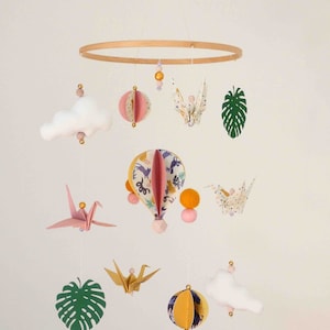 Mongolfiera mobile per bambini origami giungla monstera rosa, viola, giallo senape, verde, oro