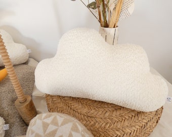 Coussin nuage doux, bouclettes, couleur blanc écru, beige, coussin pour chambre enfant en forme de nuage,