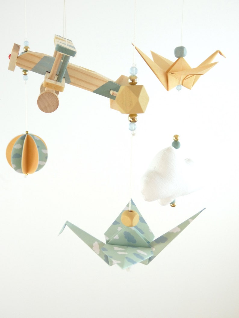 Mobile bébé bois avion origamis jaune, vert pastel et bleu pastel image 7