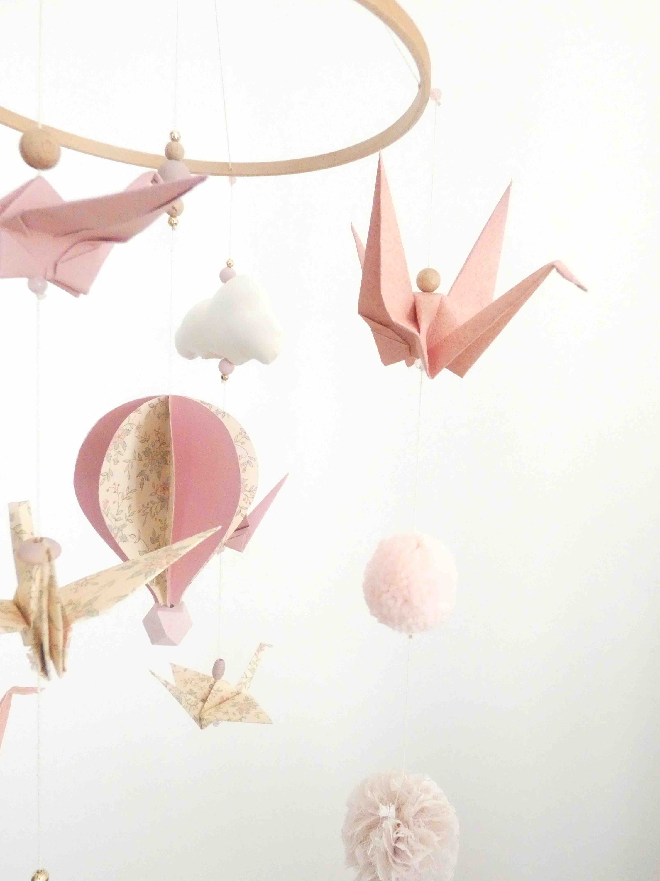 Mobile bébé montgolfière origamis prune, rose et gris - CréaMaga
