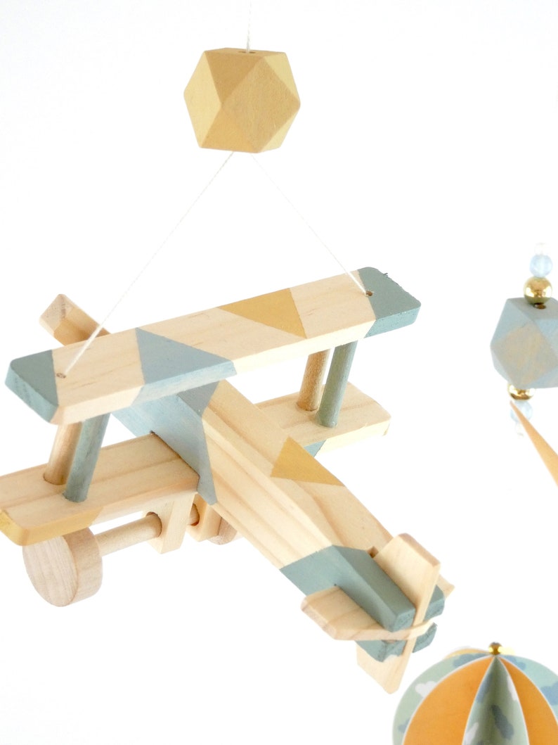 Mobile bébé bois avion origamis jaune, vert pastel et bleu pastel image 2