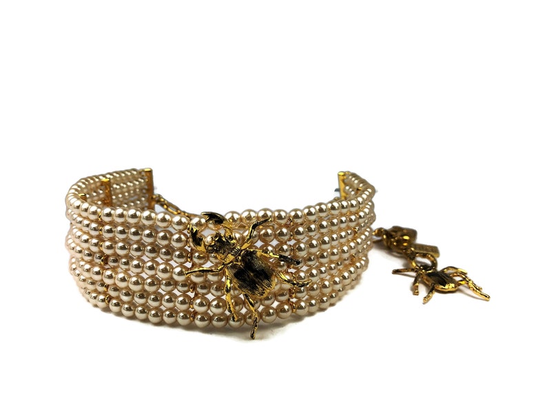 Stunning Designer RODRIGO OTAZU 7 Row Faux Pearl /& Gold Tone Beetle Choker Necklace