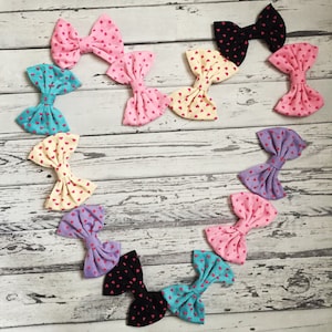 Valentines Day Bow Hair Clips, Fabric Bow Clips, Valentines Bows, Baby girls headbands, baby girls accesories, Toddler Hair clip Heart Hair