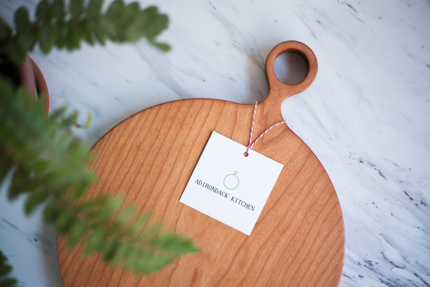 Доска с дырками для рук и головы