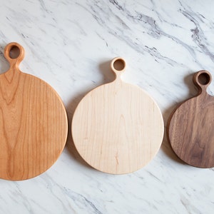 Large Round Maple Wood Cutting Board with Handle, Round Cutting Board, Round Serving Board, Wood Serving Board image 3