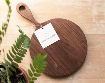 Wagner Round Wood Serving/Cutting Board with Long Handle, Wood Serving Board, Paddle Board