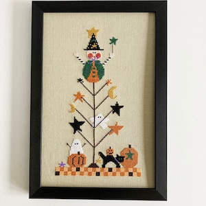 Handgesticktes Kreuzstichbild, Halloween Baum, Art.-Nr. 102