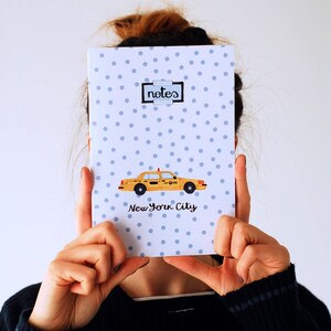 Quadernino illustrato formato A5 New York City Taxi | Quaderno con pagine bianche carta riciclata | Quaderno carino pois | Quaderno New York