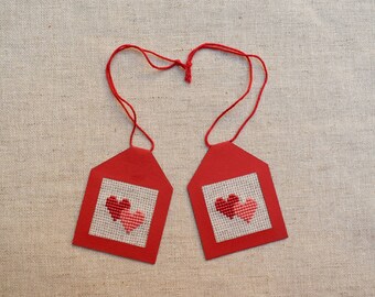 5 heart tags - Embroidered gift tags - Set of 5 tags with embroidery - Valentine day tags - Holiday heart gifts tag - Hang tags cross-stitch