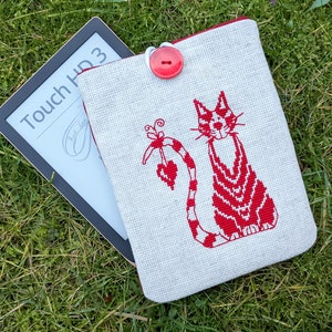 DIY Kindle Case With A Direwolf Embroidery