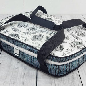 Pyrex insulated casserole carrier online