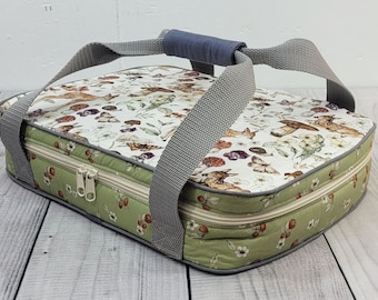 Deer and Mushrooms Insulated Casserole 9"x13" Carrier Thermal Lining for Hot Dishes for BBQs Picnics Graduation Tailgating Games Holiday