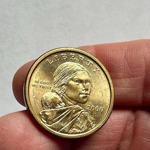 US Mint 2000 D SACAGAWEA One Dollar Coin US Liberty manganese brass gold color, Circulated collectible