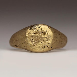 Sandcast Signet Ring Solid 18ct Gold, Small Rustic Pinky Finger Ring for Men or Women, Sentimental Contemporary Jewelry Cast in Beach Sand