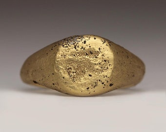 Sandcast Signet Ring Solid 18ct Gold, Small Rustic Pinky Finger Ring for Men or Women, Sentimental Contemporary Jewelry Cast in Beach Sand